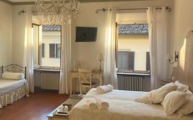Palazzo Mari Suite & Rooms B&B